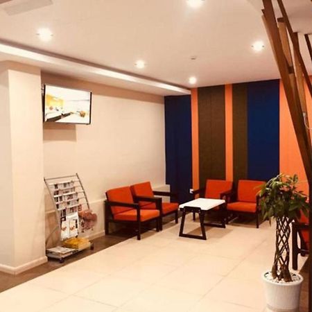 Eastern Hotel Yangon Bagian luar foto