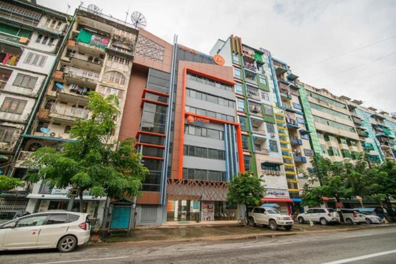 Eastern Hotel Yangon Bagian luar foto