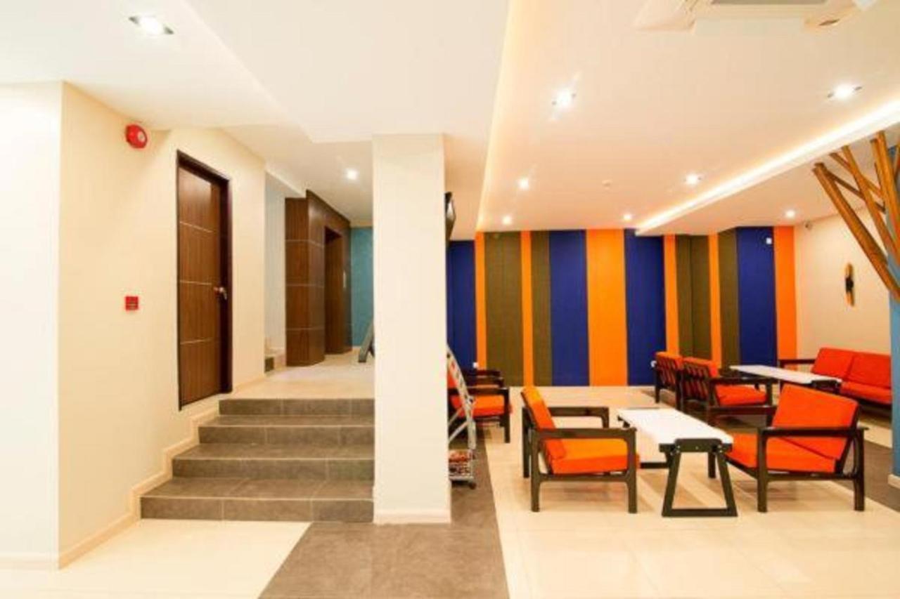 Eastern Hotel Yangon Bagian luar foto