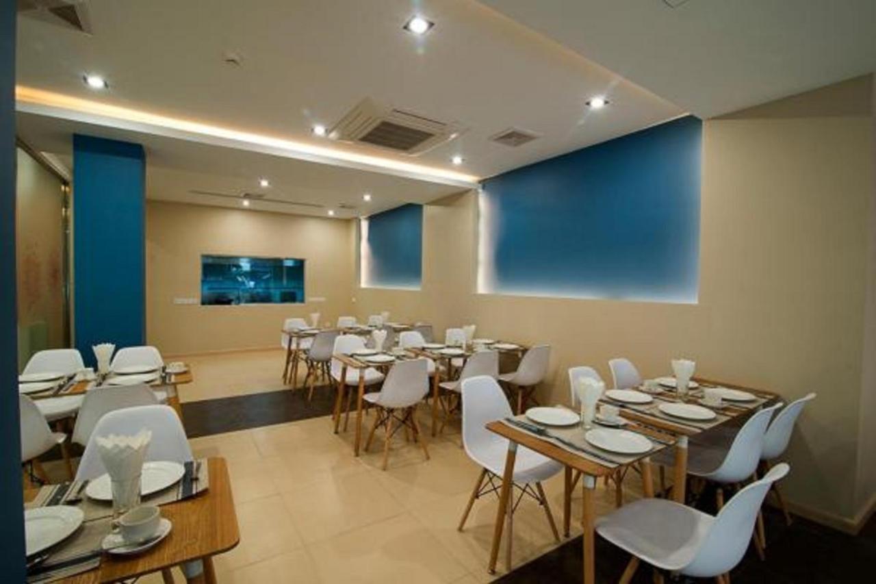 Eastern Hotel Yangon Bagian luar foto